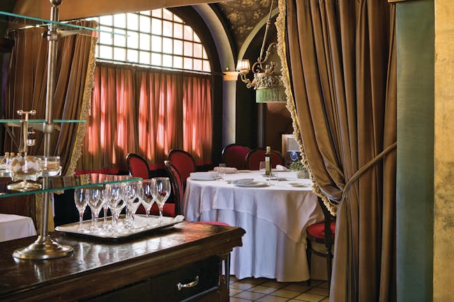 Hotel Mas la Boella Eastern Spain restaurant wine glasses traditional décor