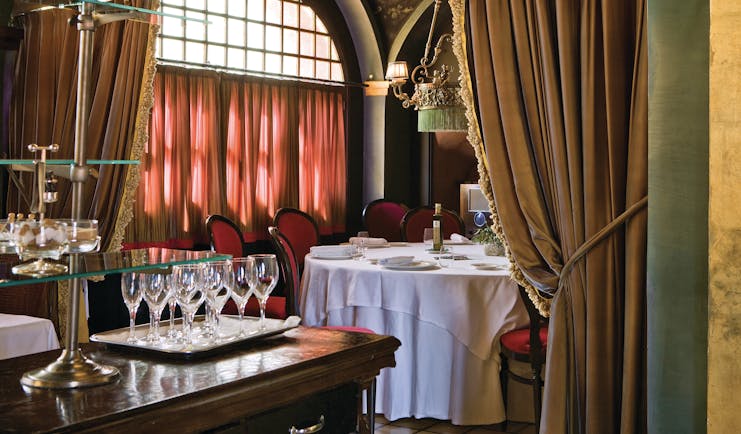 Hotel Mas la Boella Eastern Spain restaurant wine glasses traditional décor