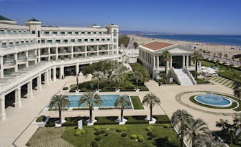 Las Arenas Balneario Valencia exterior hotel building pool water feature beach