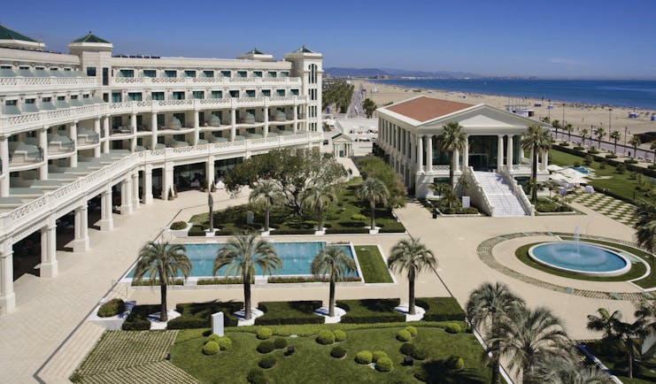Las Arenas Balneario Valencia exterior hotel building pool water feature beach