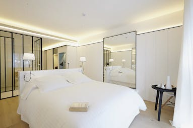 Mas Lazuli Eastern Spain junior suite with terrace bed mirrors modern décor