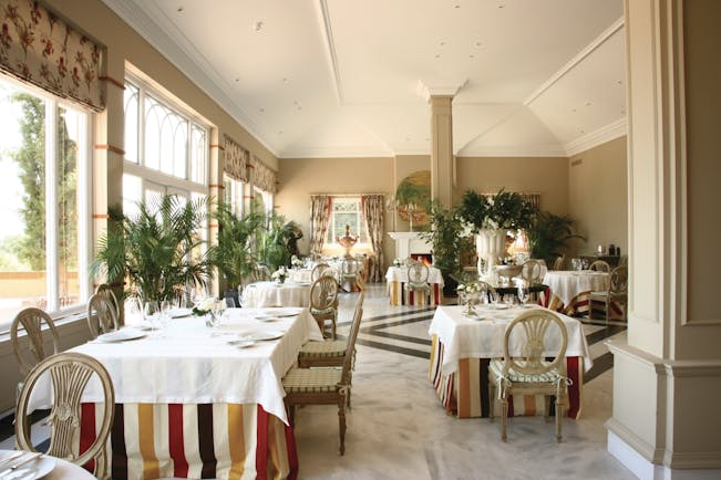 Hotel Valdepalacios Heart of Spain restaurant indoor dining area elegant décor