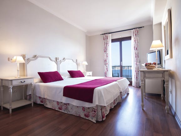 Cala Fornells Mallorca double room bed desk balcony modern décor