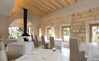 Font Santa Mallorca restaurant indoor dining light modern décor