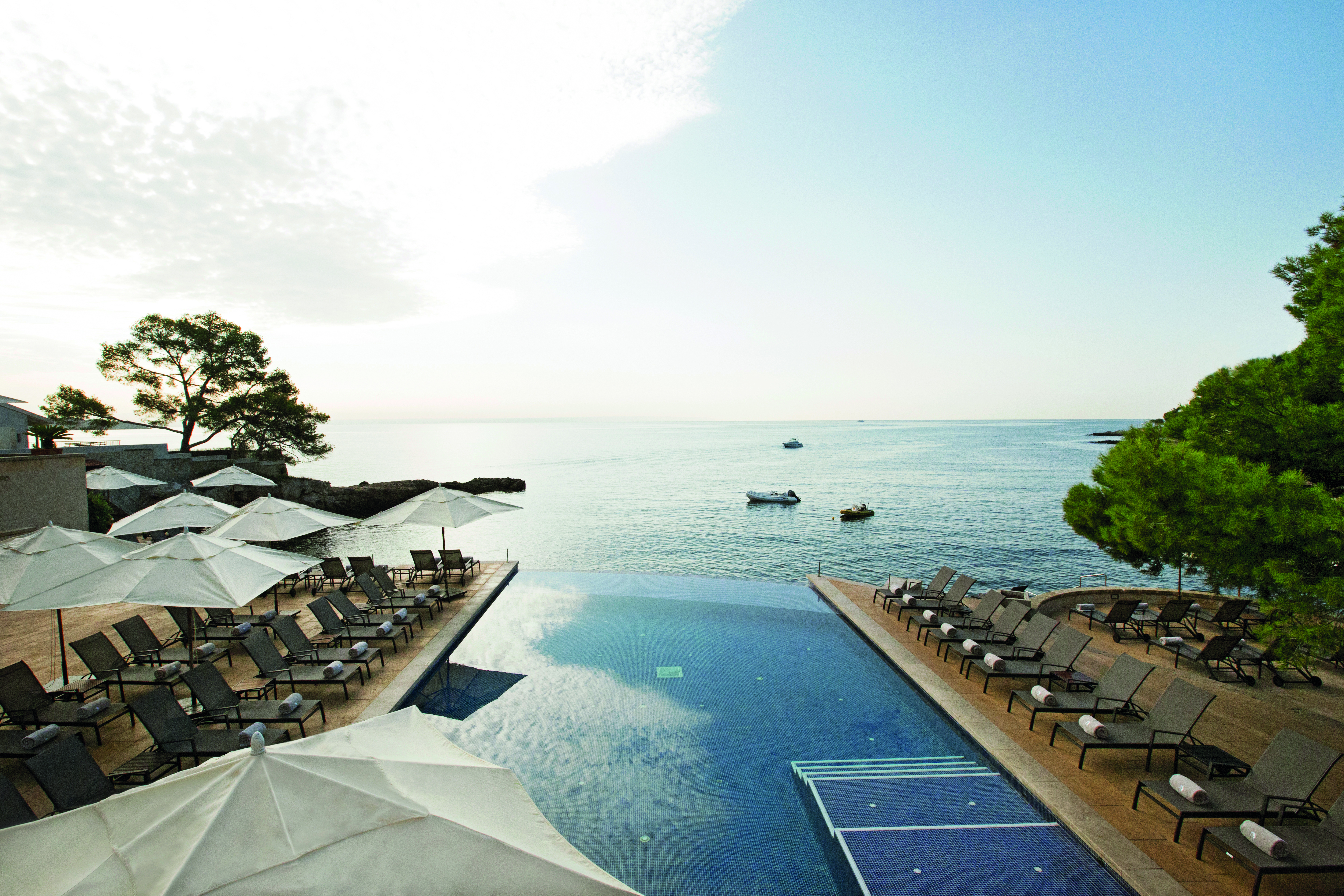Hospes Maricel Mallorca shot of infinity pool overlooking sea