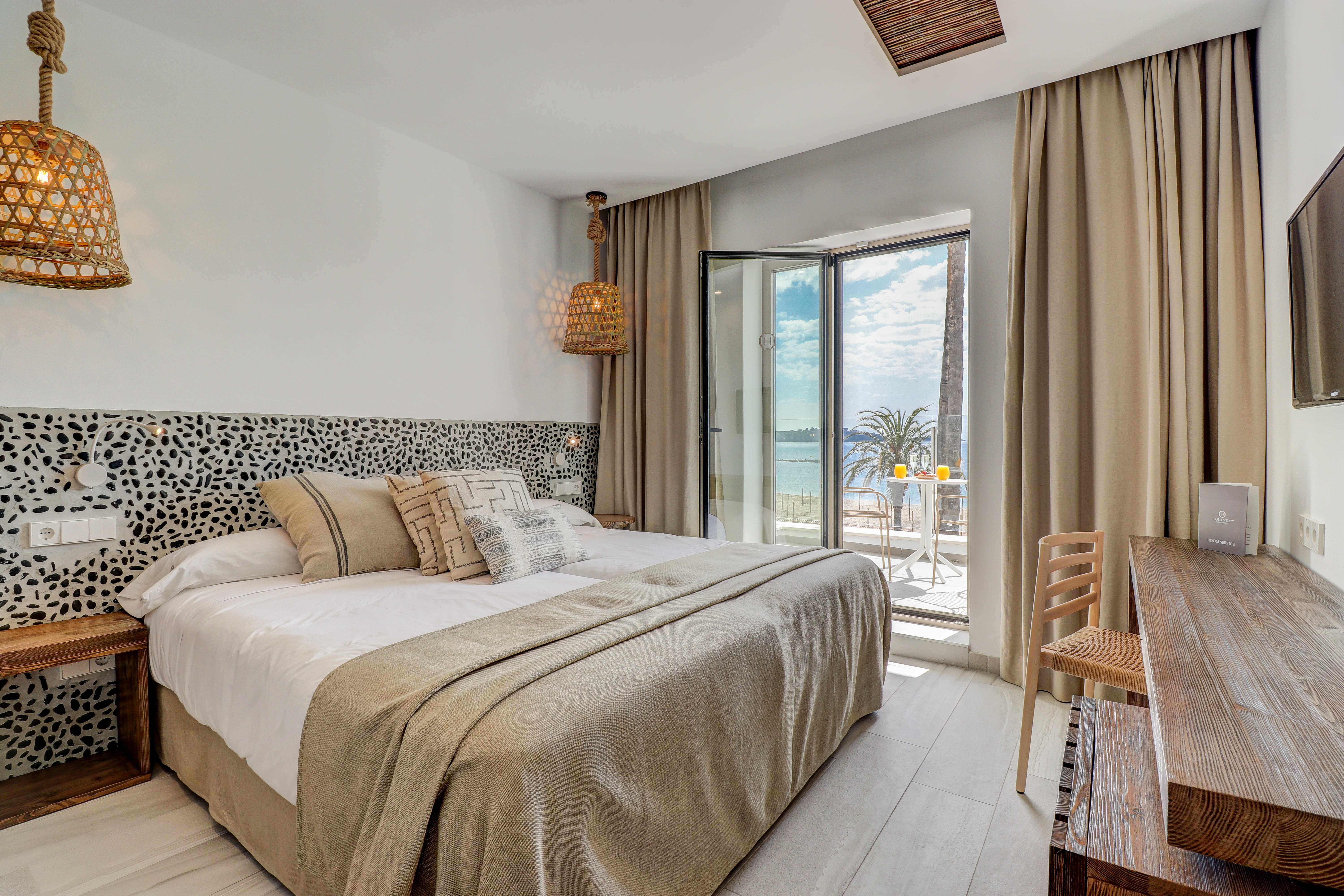 Hotel Hoposa Pollentia Seaview room with neutral colours
