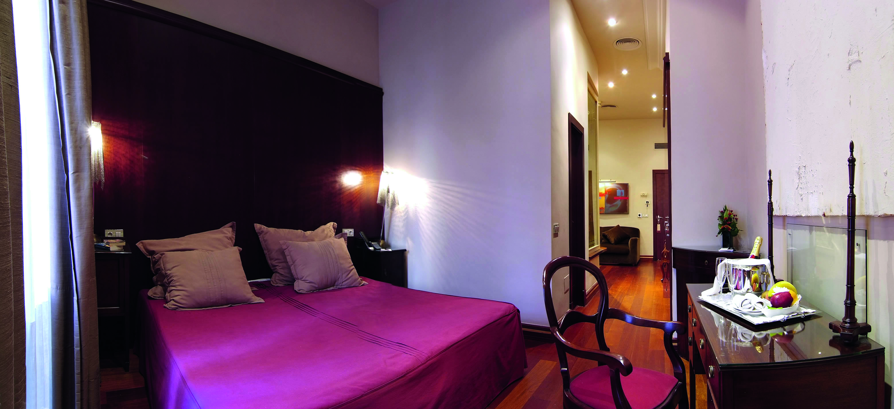 Hotel Palacio Ca Sa Galesa Mallorca luxe suite bed desk traditional décor