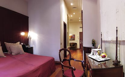 Hotel Palacio Ca Sa Galesa Mallorca luxe suite bed desk traditional décor