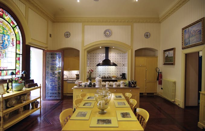 Hotel Palacio Ca Sa Galesa Mallorca monet kitchen communal dining traditional décor