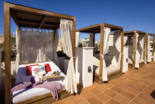 Hotel Palacio Ca Sa Galesa Mallorca sun terrace canopied sun beds