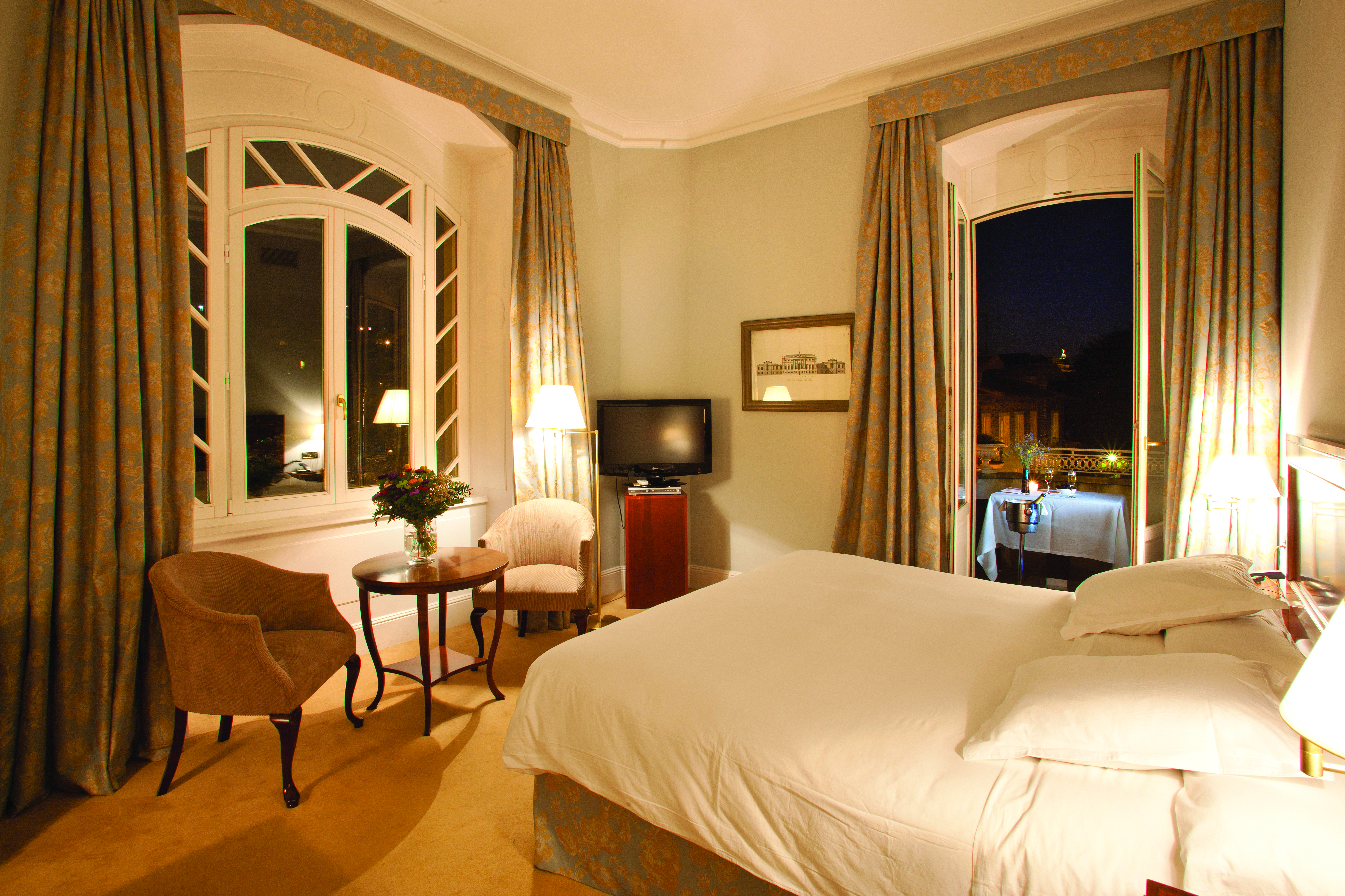 Villa Soro Basque villa bed modern décor doors leading to private balcony