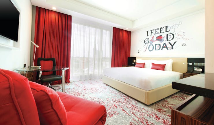 Cinnamon Red Sri Lanka suite bedroom modern décor