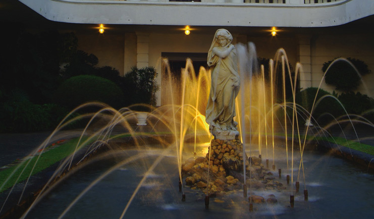 Mount Lavinia Hotel Sri Lanka courtyard fountain with statue of woman