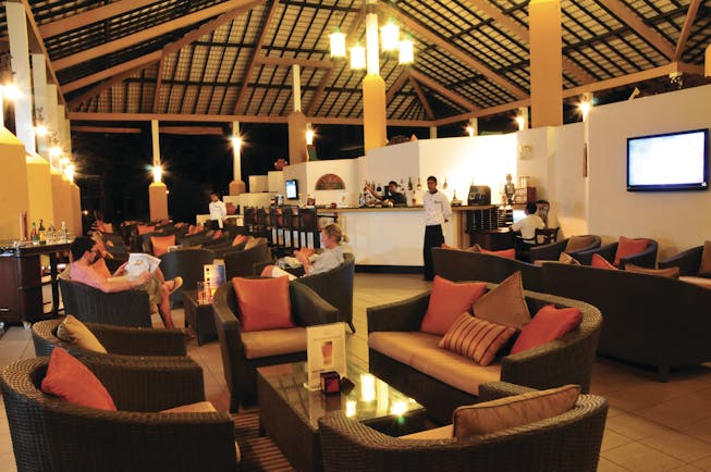 Amaya Lake Resort Sri Lanka bar indoor dining area modern décor