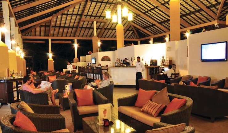 Amaya Lake Resort Sri Lanka bar indoor dining area modern décor