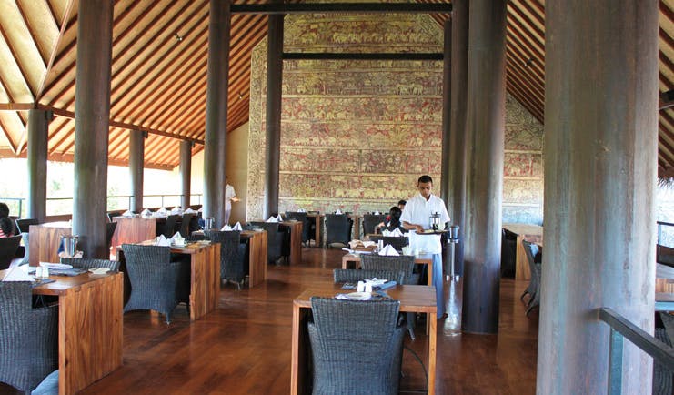 Jetwing Vil Uyana Sri Lanka restaurant indoor dining area modern décor
