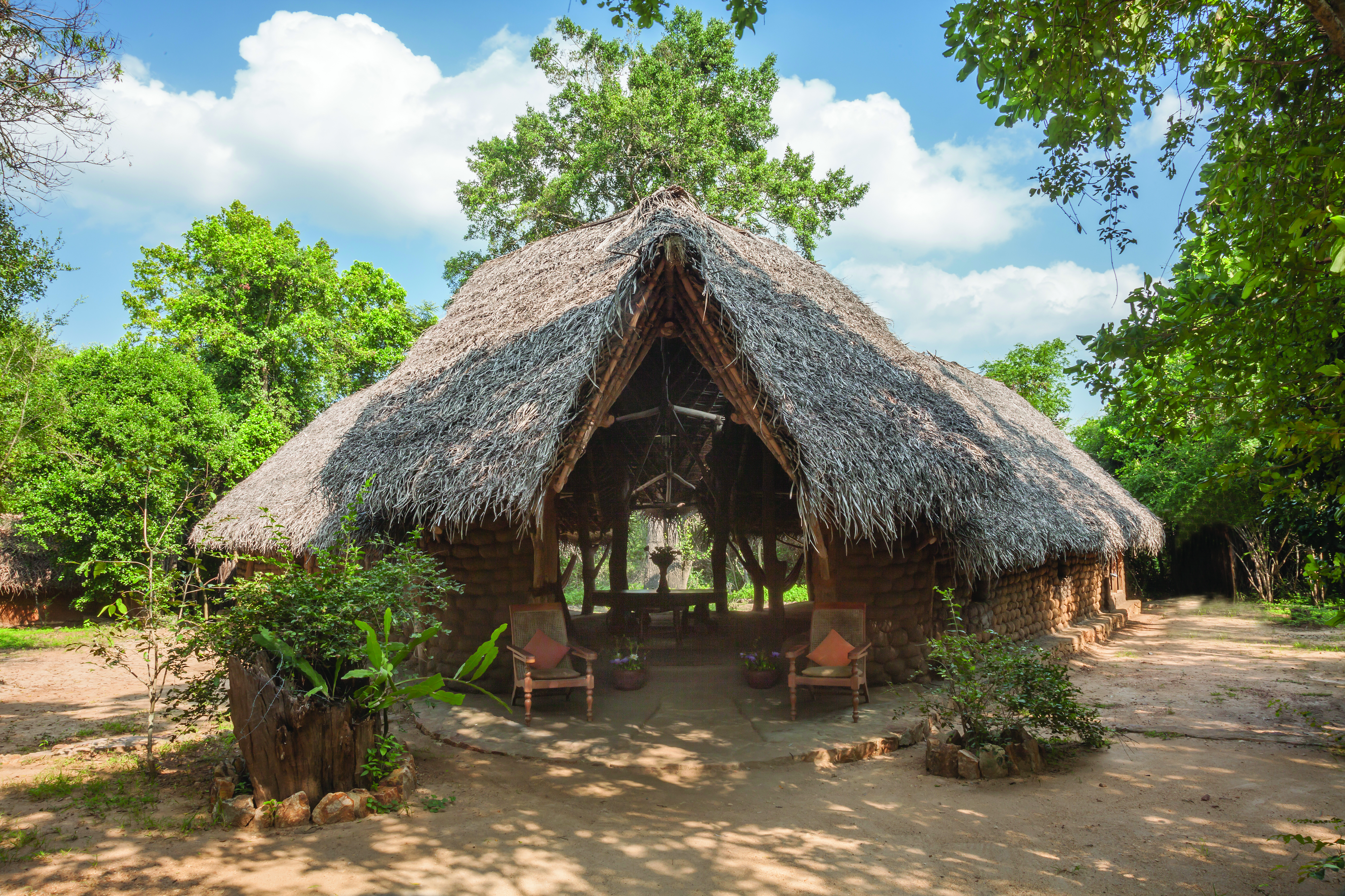 The Mudhouse hut, indoor and outdoor seating