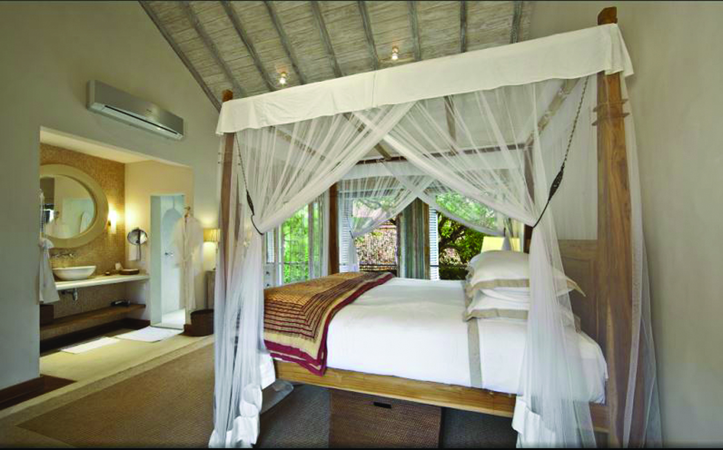 20 Middle Street Sri Lanka annexe bedroom canopied four poster bed en suite bathroom elegant décor