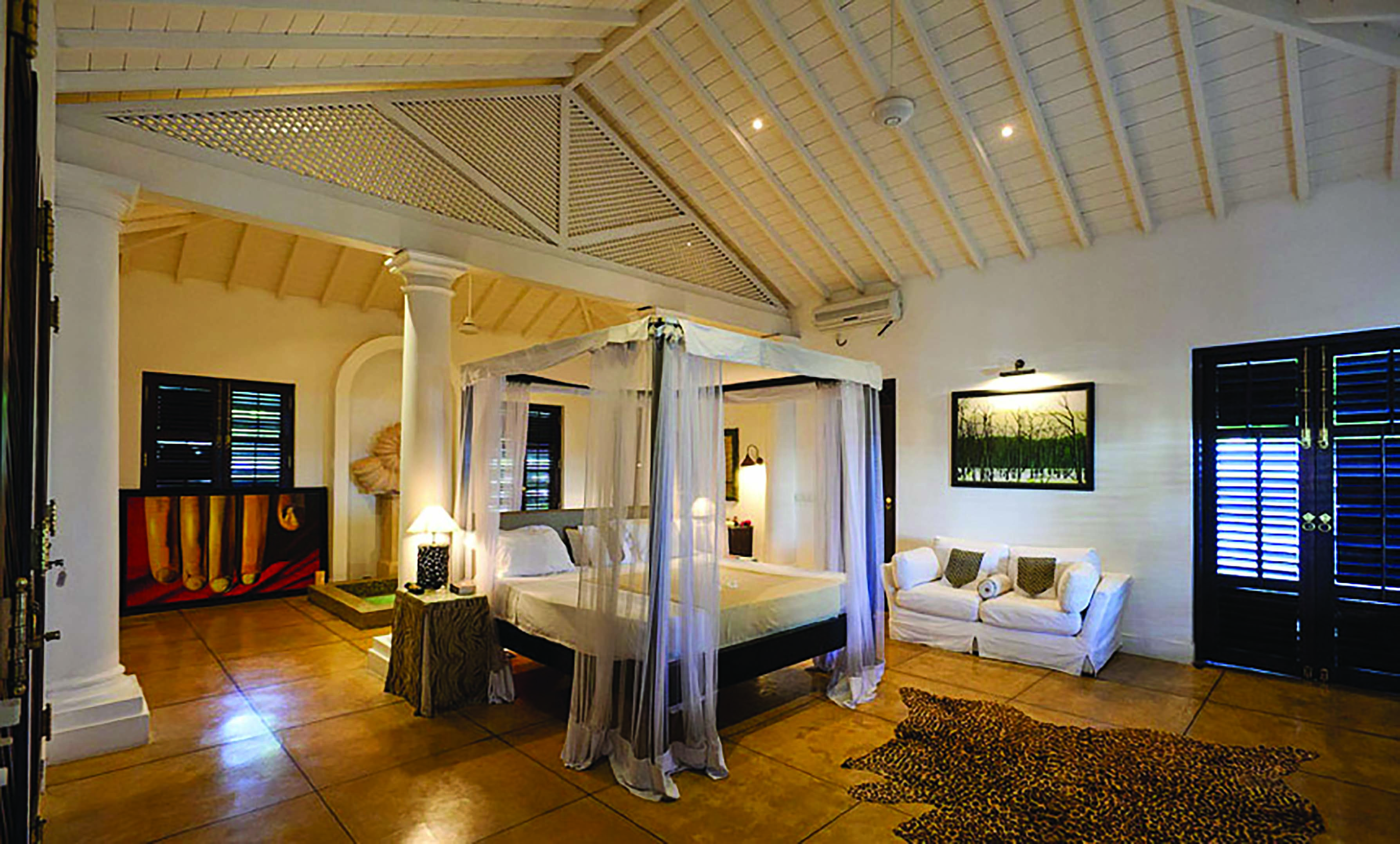 23 Palm Sri Lanka exterior hotel building colonial architecture lawns palm trees garden