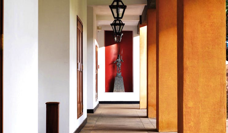 Jetwing Lighthouse Sri Lanka corridor with statue