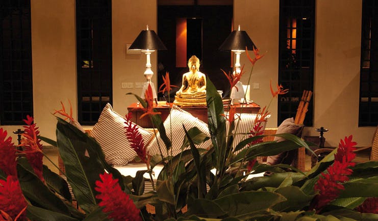 Kahanda Kanda Sri Lanka lounge buddha seating area flowers gold buddha statue