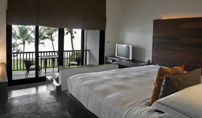 The Fortress Sri Lanka loft bedroom modern minimalist decor balcony 