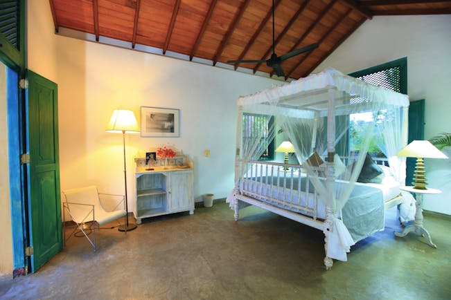 The Last House Sri Lanka atteriya room canopied bed dresser rustic elegant décor