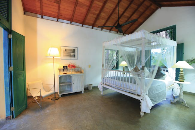 The Last House Sri Lanka atteriya room canopied bed dresser rustic elegant décor
