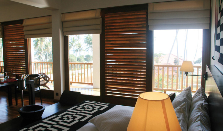 Weligama Bay Resort Sri Lanka junior suite balcony bedroom with large windows to balcony
