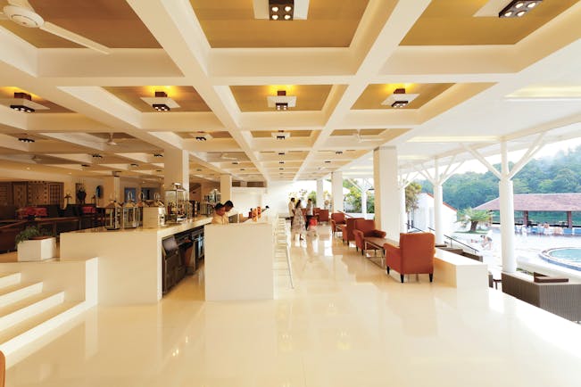 Cinnamon Citadel Sri Lanka lobby reception desk seating area bright modern décor