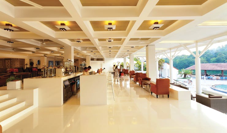 Cinnamon Citadel Sri Lanka lobby reception desk seating area bright modern décor