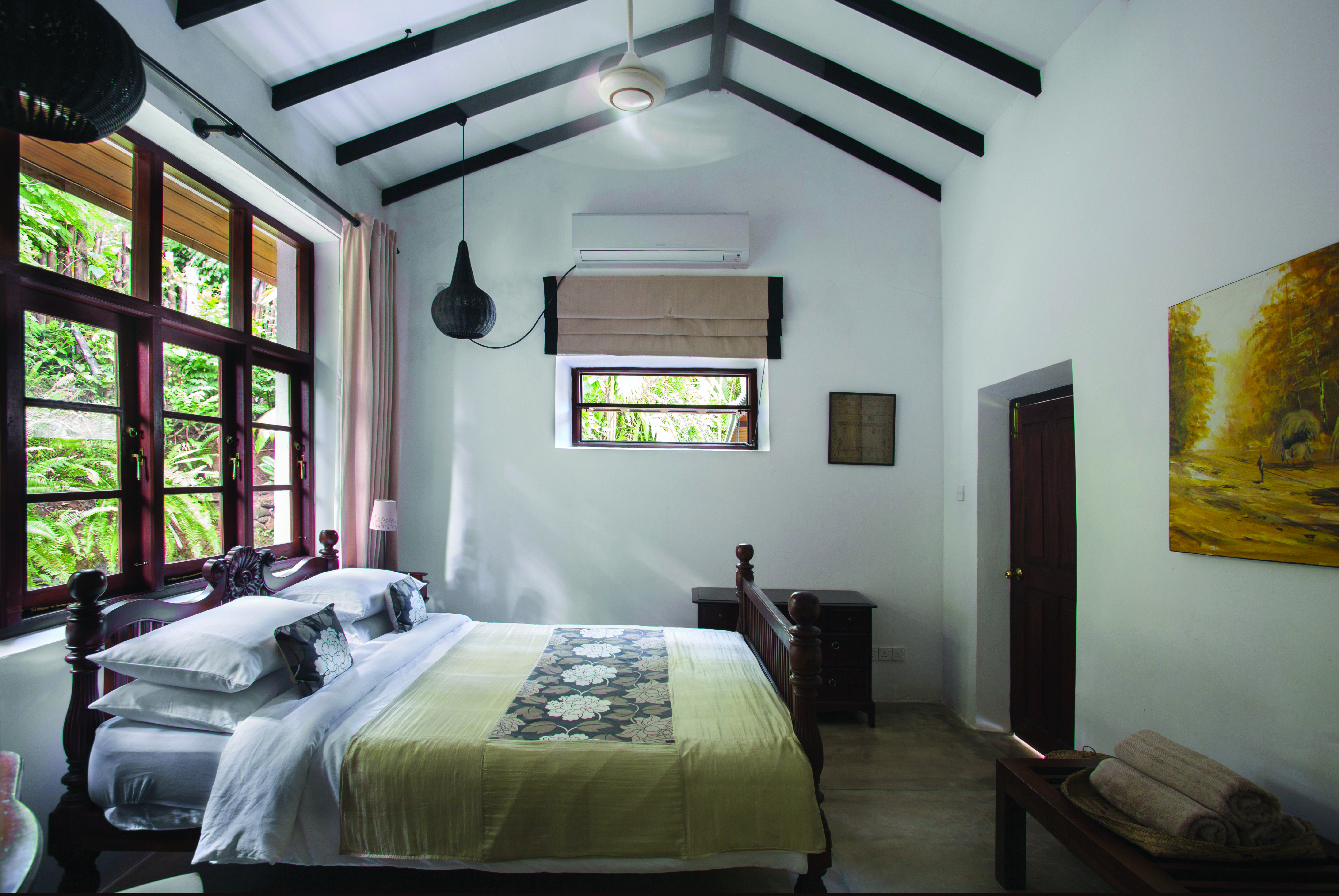 Rosyth Estate House Sri Lanka mango room double bed elegant décor