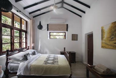 Rosyth Estate House Sri Lanka mango room double bed elegant décor