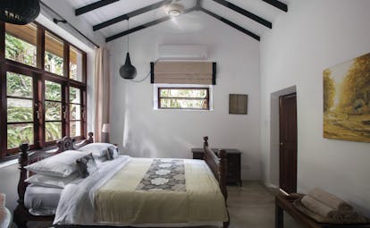 Rosyth Estate House Sri Lanka mango room double bed elegant décor