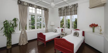 Taylor's Hill Sri Lanka pattiyagama family room two single beds elegant decor
