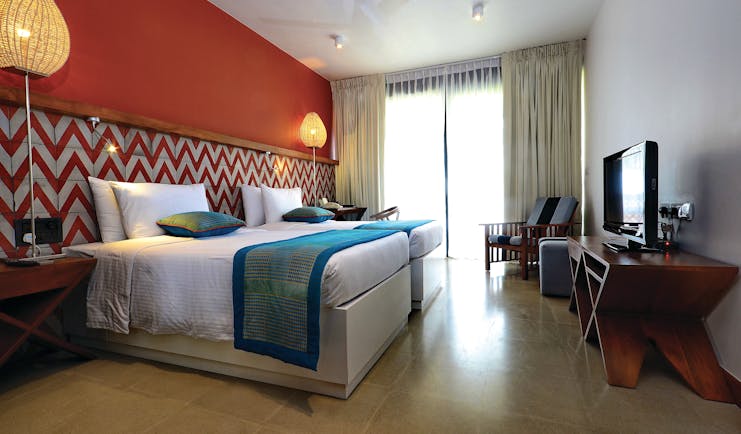 Cinnamon Bey Sri Lanka superior room bed television elegant décor
