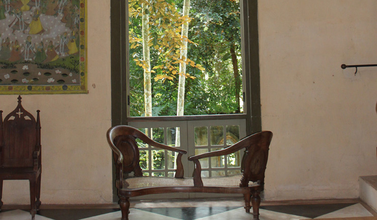 Lunuganga Sri Lanka garden room wicker sofa 