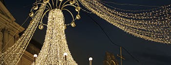 Gold-coloured lights at Xmas in Vienna